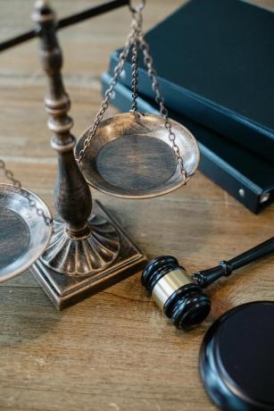 Foreclosure Lawyer: What They Do, When You Need One, and What It May Cost